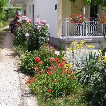 Apartment By The Sea Sukosan, Zadar - 5802 Sukošan