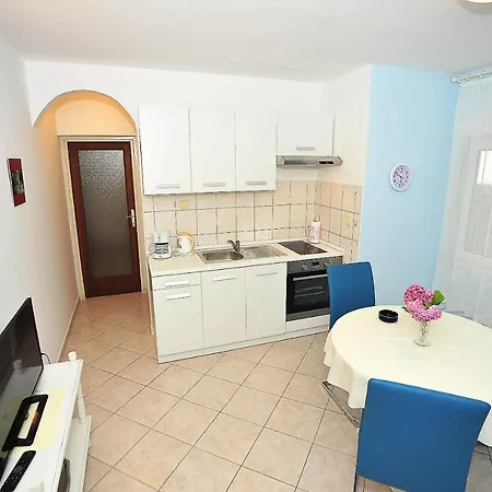 Apartment By The Sea Sukosan, Zadar - 5802 Sukosan